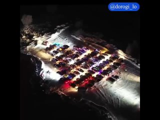 Почти 80 машин выстроились в Автоелку у деревни Торосово