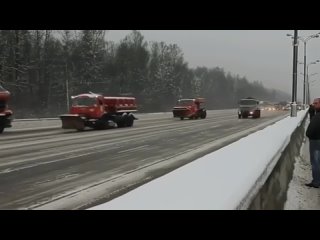 Очистка снега в России на МКАДе