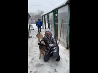 Вчера погода снова нас не порадовала 🌬️🥲
Роща была закрыта😔
А хвостикам по 5 минуточек разрешено было погулять только  в рядах 🙏