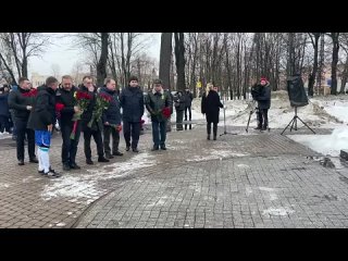 Команды правительств Ленобласти и Петербурга повторили легендарный блокадный футбольный матч 1942 года