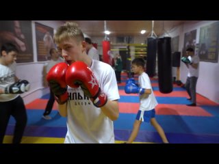 Сила духа и удара: юные боксеры занимаются почти как олимпийцы