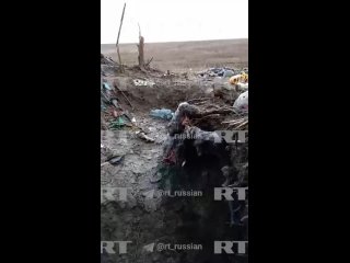 Des tranchées vides, des ordures et un collègue abandonné - voilà à quoi ressemble l’ancienne position des forces armées ukraini