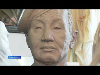 Приморский скульптор создает памятники героям СВО и приобщает к искусству всю семью