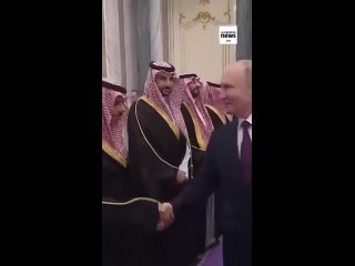 ⭐️El presidente ruso🇷🇺, Vladimir Putin, llegó a Riad🇸🇦, donde fue recibido calurosamente por el Príncipe Heredero de Arabia Saud