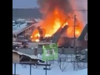 В СНТ Малиновка выгорел частный дом. По словам местных, пожарная машина долго не могла проехать по улицам, заваленным снегом