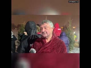 «Молиться, поститься, ходить в церковь, быть в благости»: в столице этой ночью прошли крещенские куп