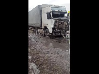 ❗️В районе Крейды прилетело в большегруз

По словам очевидцев, водитель не пострадал

👍Строитель Онлайн - подписаться.