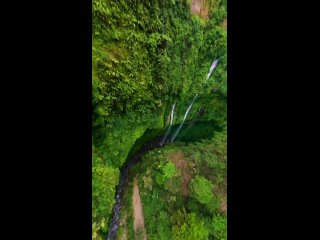 Индонезия_Фантастически_красивые_водопады,_затерянные_в_джунглях