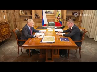 В завершение рабочей поездки в Челябинскую область Владимир Путин встретился с губернатором региона Алексеем Текслером