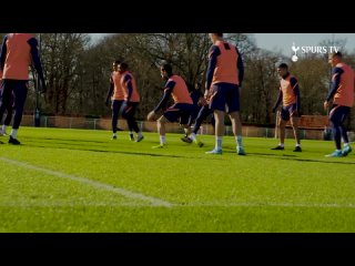 GARETH BALE TEACHES BEN DAVIES HIS CELEBRATION! Inside training ahead of Spurs v Burnley!