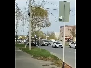 Мужчина гонял на самоходной остановке в Ставрополе и получил штраф