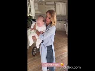 Ольга Орлова зацеловала крошечную дочку в пухлые щеки: млеет от нежности (видео)