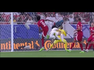 Азмун красивым ударом через себя забивает в ворота сборной Катара