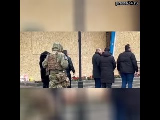 Иностранные студенты из белгородских вузов приехали к разбитому накануне в результате украинского уд