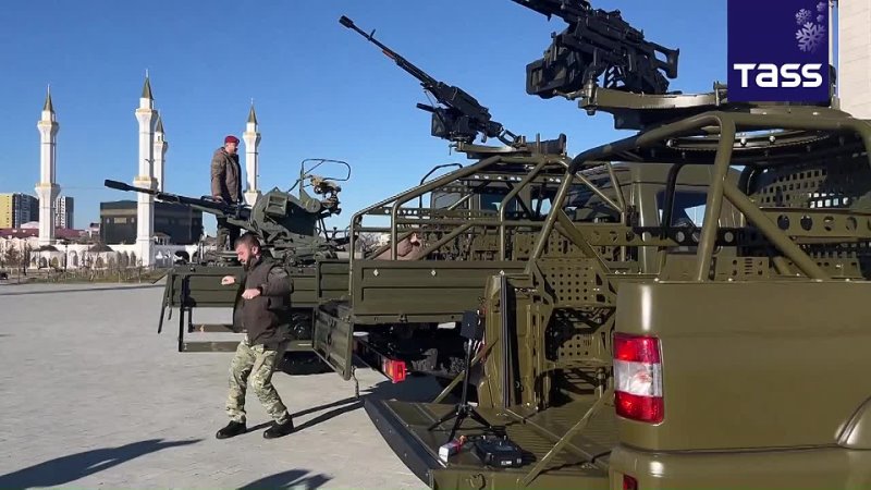 Les trois premiers modèles de véhicules de combat Jihad conçus sur une base de châssis de UAZ Patriot, de