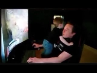 Илон Маск играет с сыном в Diablo IV