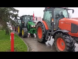 Protest rolnikw powiatu kodzkiego. Wyjazd z Boguszyna na DK8,
