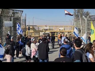 🇮🇱🇵🇸 Израильские активисты из движения «Приказ 9» в очередной раз перекрыли контрольно-пропускной пункт Ницана на израильско-еги