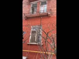 Житель района Перово поймал “белочку” 🐿и выбросил вещи из окна


Мужчина бегал голый по комнате и выкидывал вещи из окна.