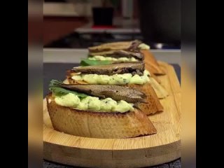 Бутерброды со шпрoтами