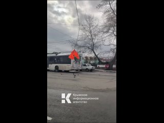 В Симферополе в районе Центрального рынка оборвалась контактная сеть троллейбуса