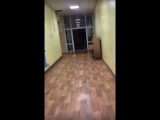 💩 Школу затопило говном во Владимире: в здании прорвало канализацию, коричневая жижа потекла с потолка. Дети отправились на уда
