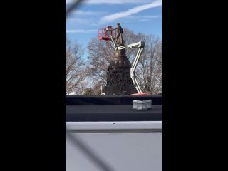 ✔️В США памятник конфедератов, который символизирует примирение, убирают с Арлингтонского национального кладбища.