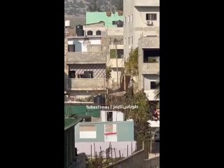 #СВО_Медиа #Военный_Осведомитель
Уникальные кадры использования израильского барражирующего дрона-камикадзе Spike Firefly.