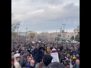 Сегодняшний протест прозападной оппозиции в Белграде стал самым массовым за 13 дней