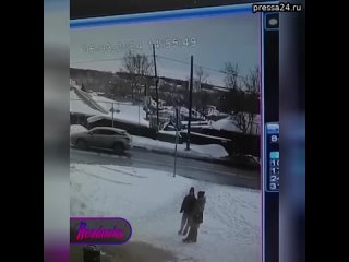 В Барнауле оборзевший водила сбил 10-летнего мальчика на зебре, попытался откупиться от него конфета