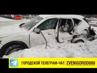 Белая Mazda CX-5 попала под электропоезд МЦД 2 Волоколамское шоссе Подмосковье