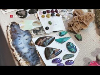 Специальный репортаж Elmedia. Из Казахстана тоннами вывозят уникальные минералы ()
