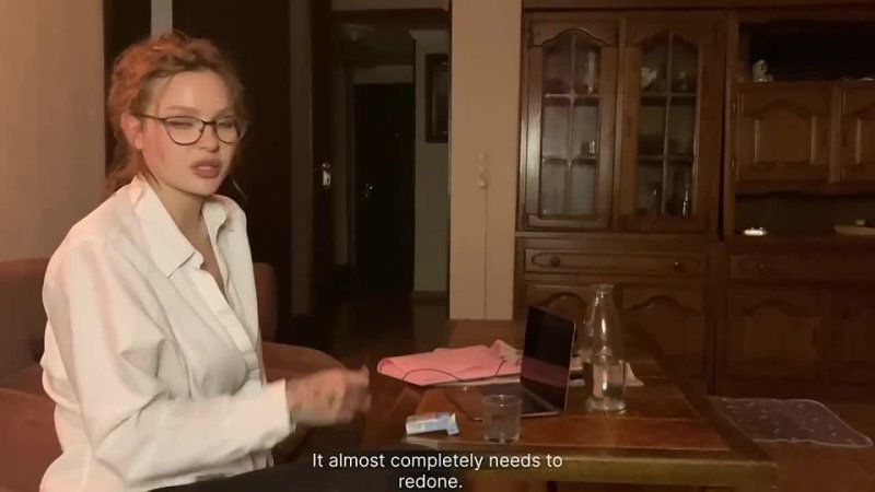 Русская учительница фетишистка обожает курить делая минет