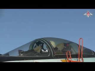 Боевая работа экипажей многоцелевых сверхманёвренных истребителей Су-35.