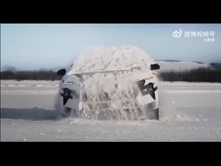 В наших условиях особенно пригодится. Китайцы добавили в свою машину Nio ET9 фишку  может сам отряхнуться от снега.