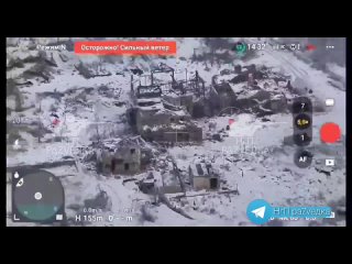 👑🇷🇺💪Запись с дрона, как отряд «Ветераны» штурмует украинский опорный пункт «Царская охота» на юге Авдеевки.