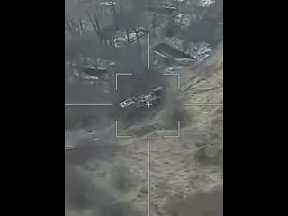️Впервые опубликованный объективный контроль поражения украинской дальнобойной 155-мм САУ 2С22 «Богдана» БПЛА-«камикадзе» «Ланце