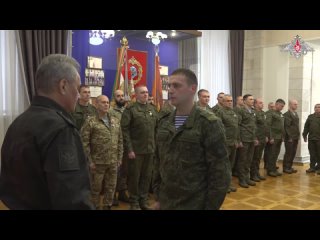 Министр обороны РФ вручил государственные награды военнослужащим в штабе Объединённой группировки войск.