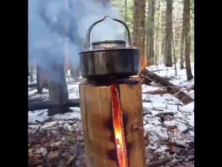 Таежная свеча, она же финская — отличное решение быстро разжечь костёр, согреться и приготовить еду.