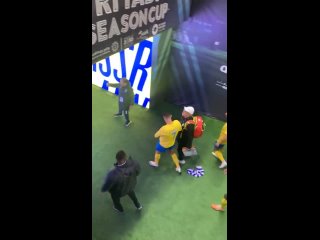Криштиану Роналду засунул в трусы шарф Аль-Хилаля после товарищеского матча