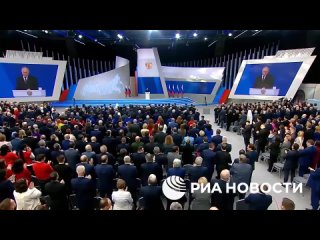 В этот раз послание президента Федеральному Собранию вышло за рамки привычного часа. Глава государства «прошелся» по всем сферам