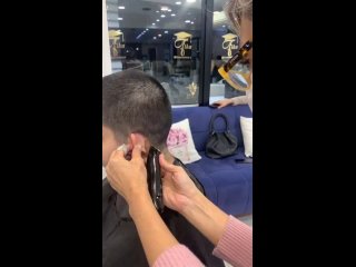 Hairdressers - short hair to shorter - buzz haircut
