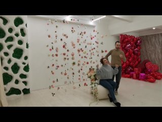 Коротко о том, как мы украшали локацию с подвесными цветами в Бионике. Смотреть до конца :)