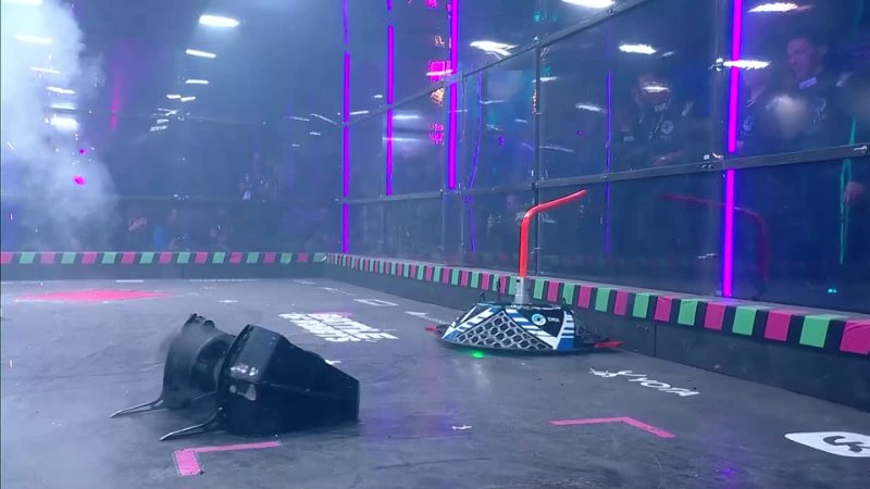 3 поединок 1, 4 Суперфинала Битвы роботов на Играх Будущего :