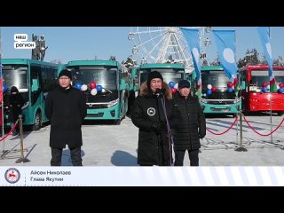 Глава Якутии @Aisen_Nikolaev вручил ключи от 29 автобусов муниципальным образованиям республики. Средства на приобретение техник