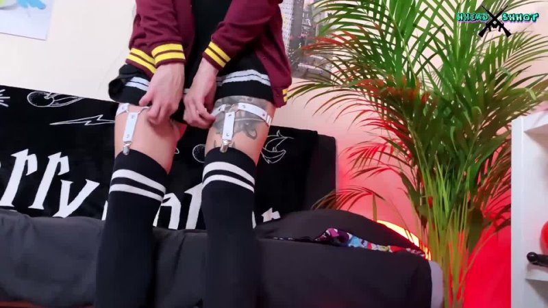 Alice Bong - Blowjob From Hogwarts Schoolgirl