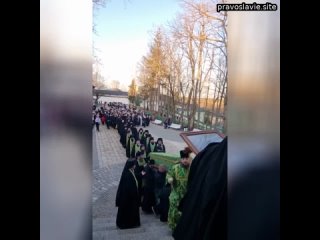 Крестный ход с мощами преподобномученика Корнилия прошёл в Псково-Печерской обители в честь праздник