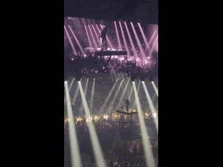 Kanye West исполнил трек «Father Stretch My Hands Pt. 1» во время тура Travis Scott «CIRCUS MAXIMUS» в Орландо