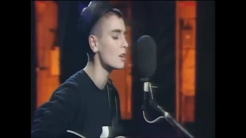 Sinead OConnor Black Boys on Mopeds ( Live at The Late