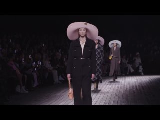 CHANEL _ Fall-Winter 2024 / 25 _ Ready-to-Wear Show — CHANEL Shows / CHANEL _ Осень-Зима 2024 / 25 _ Показ Ready-to-Wear